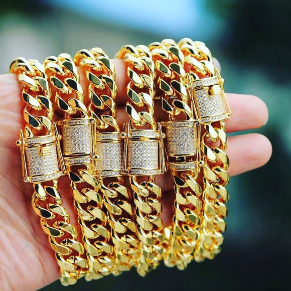 18kt GOLD PLATED STEEL ICED LOCK CUBAN BRACELET - Picture 1 of 4